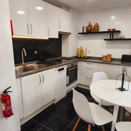 In Funchal- Alto Da Pena Appartement