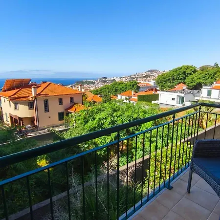 Апартаменты In Funchal- Alto Da Pena Фуншал